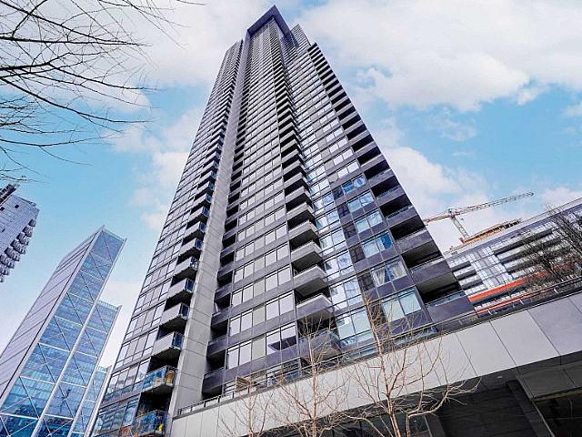 ✨welcome To Montage Condos 1+1 Bedroom South Facing Lake View!