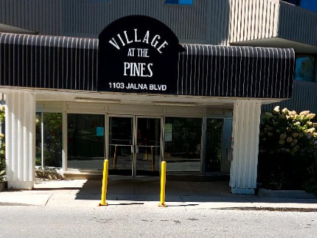 Welcome To The Beautiful Village At The Pines In White Oak