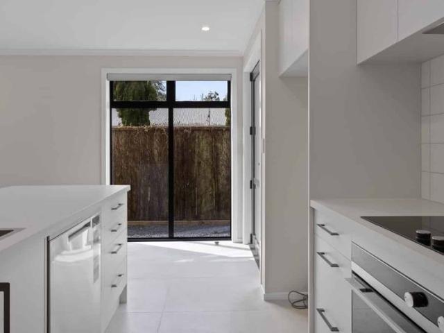 Welcome To Wellington Street Superb Location