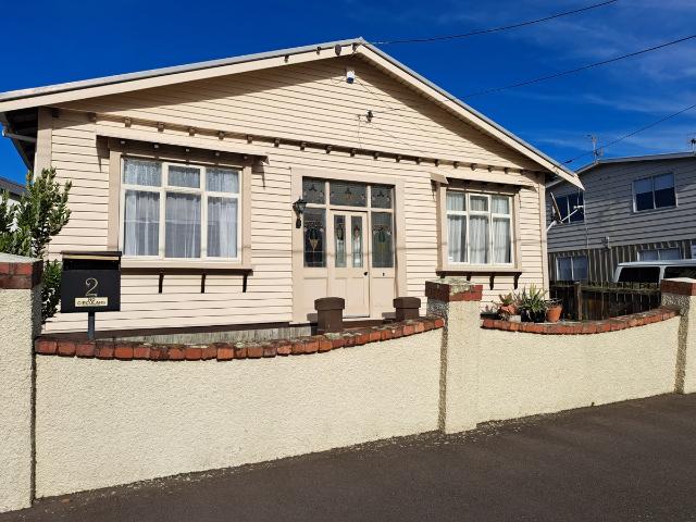 Welcome to your new home in popular Petone! 2 Heretaunga Street, Petone