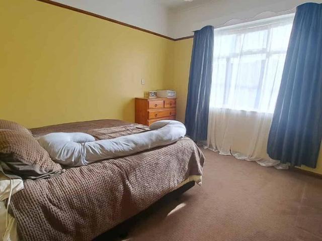 Welcome to your new home in popular Petone!