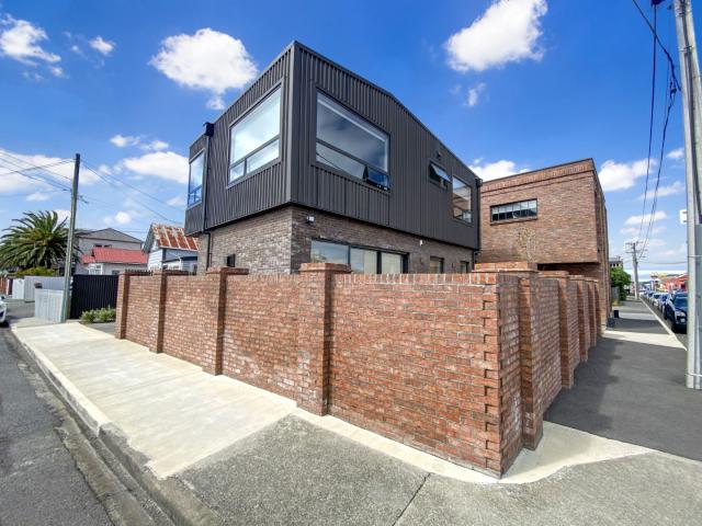 Welcome to 5A/56 Victoria Street in Petone