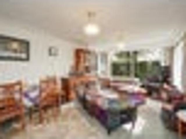 Welcome to 90 Abbot Street A private little gem!