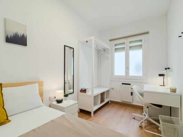 Welcoming double bedroom in Dreta de l'Eixample
