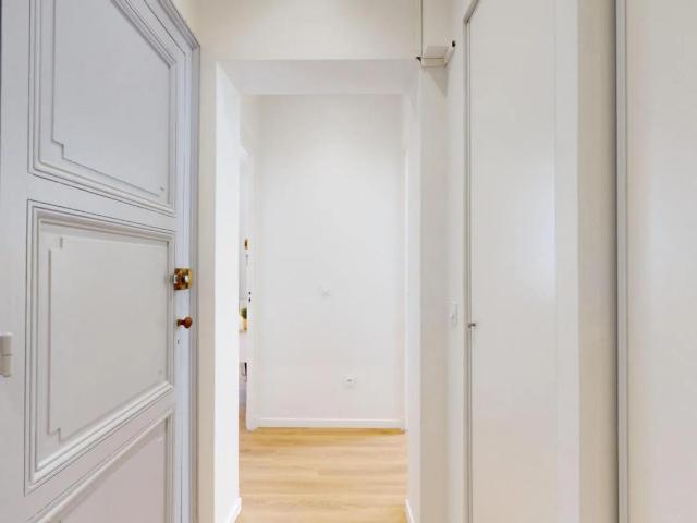Welcoming Ensuite Bedroom near Parc des Sports St Michel
