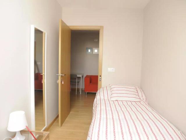 Welcoming room in 7 bedroom apartment with window view, Eixample
