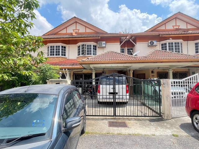 WELL MAINTAIN Seksyen 3 Bandar Baru Bangi Double Storey