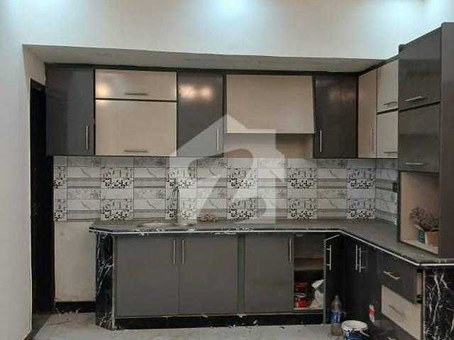 Well Maintain 400 Yards Triple Story 8 Bed Dd 3 American Kitchen West Open