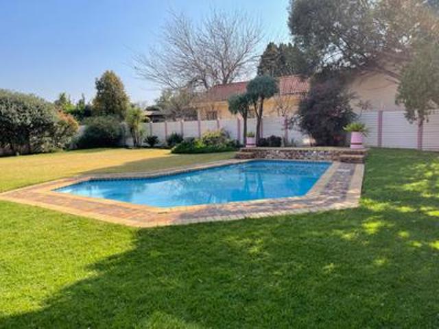 well maintained 3 bedroom family hom.