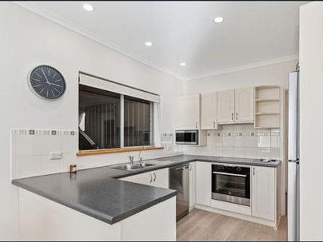 Well maintained 3 bedroom family home!