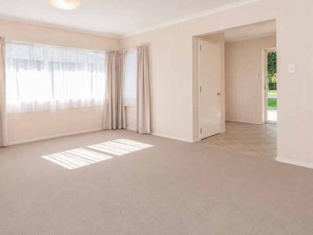 Well Maintained 3 Bedroom 2 Bathroom Home