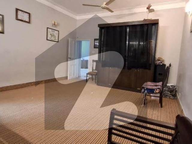 Well Maintained 240 Sq Yard House Available For Sale In Gulistan e Jauhar Block 15