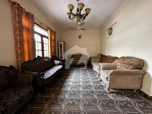 Well Maintained 240 Square Yard Double House Gulshan E Iqbal Karachi Sindh