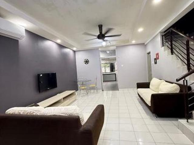 Well maintained 2 Storey house at near permas 5mins to EDL