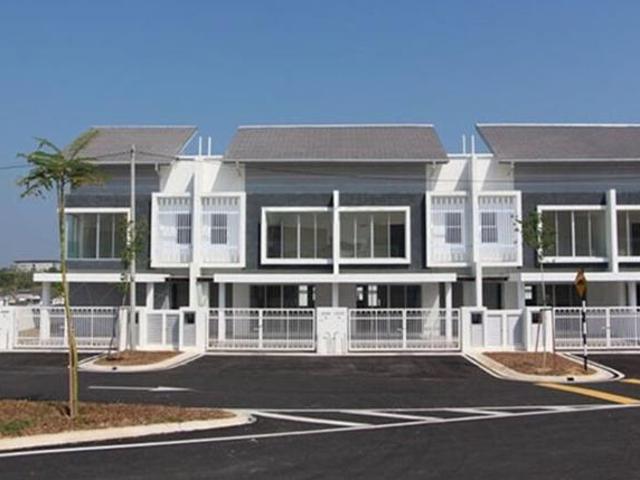 Well Maintained 2 Storey House Looking for New Owner
