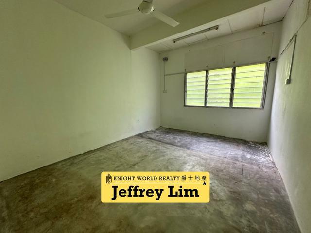 Well Maintained 2 Storey Terrace Greenlane