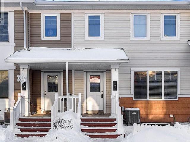 Well maintained 2bdrm Condo In Desirable Harbour Landing!