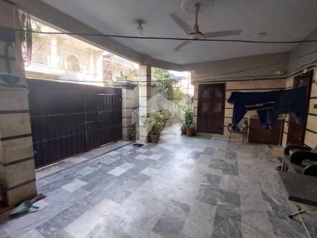 Well maintained 375sqyd house for sale