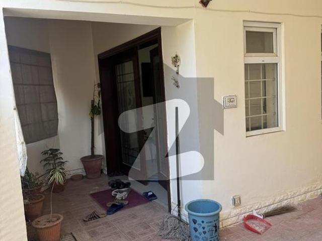 Well Maintained 4 Marla Unit. It Features Three Bedrooms, A TV Lounge, A Kitchen, A Powder Room, And Parking Space For One Car. Its A Cozy, Ideal Home For A Family. If Youre Looking For A Comfortable, Ready To Move In Space, This Is A Grea Bani Gala