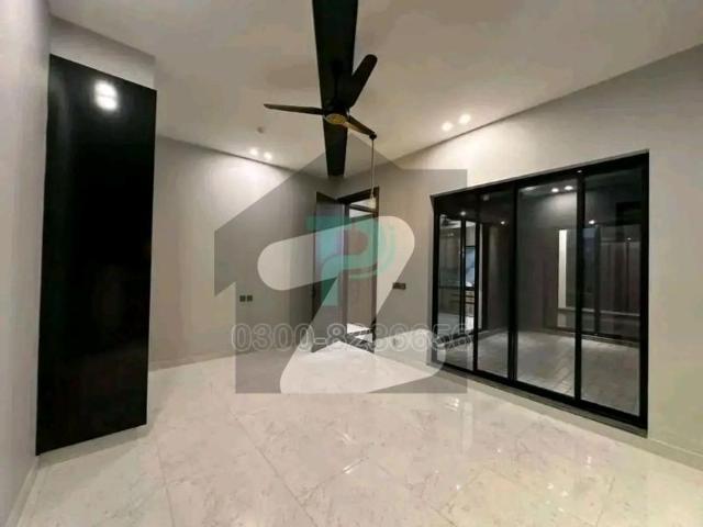 Well maintained 500 sq yd 5 bedroom bungalow with basement for rent in dha phase 8, karachi dha phase 8