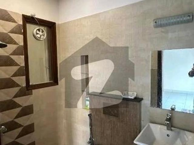 Well maintained 500 sq yd 6 bedroom bungalow with basement for rent in dha phase 8, karachi dha phase 6