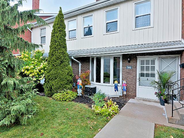 Well maintained Condo Townhouse In North London