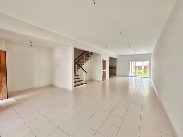 WELL MAINTAINED BARE UNIT 2 Storey Opulenia Jalan Elektron Denai Alam