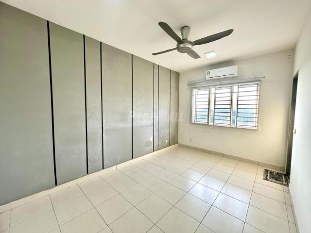 Well maintained & Breezy Unit | Selesa untuk family kecil | De Bayu Setia Alam