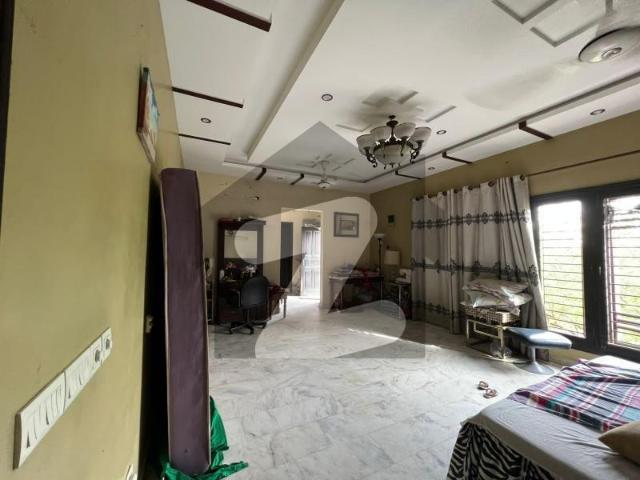 Well maintained bungalow available for sale DHA Phase 5