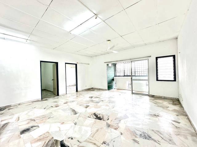 WELL MAINTAINED DTinggian Suasana Apartment Bandar Tun Hussein Onn