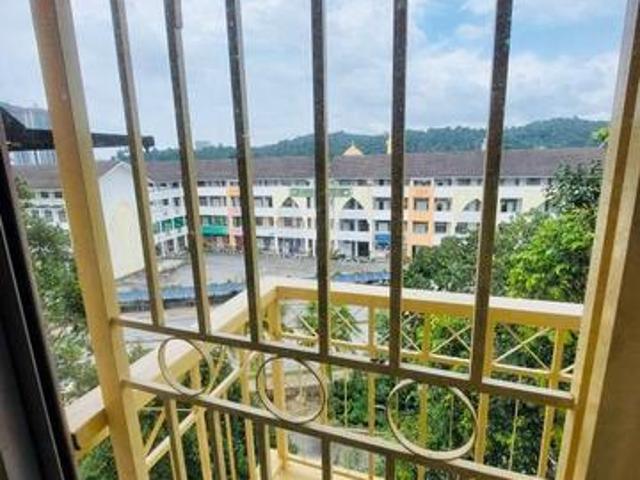 Well Maintained End Unit Carmila Apartment Kota Damansara