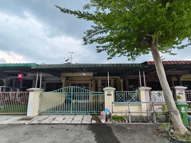 Well Maintained Single Storey Terrace First Garden 3B2B 20x70