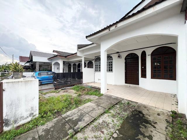 WELL MAINTAINED Single Storey Terrace Taman Alam Megah Seksyen 27