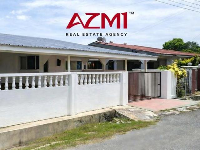 Well Maintained Single Storey Semi Detached at Riam Miri For Sale
