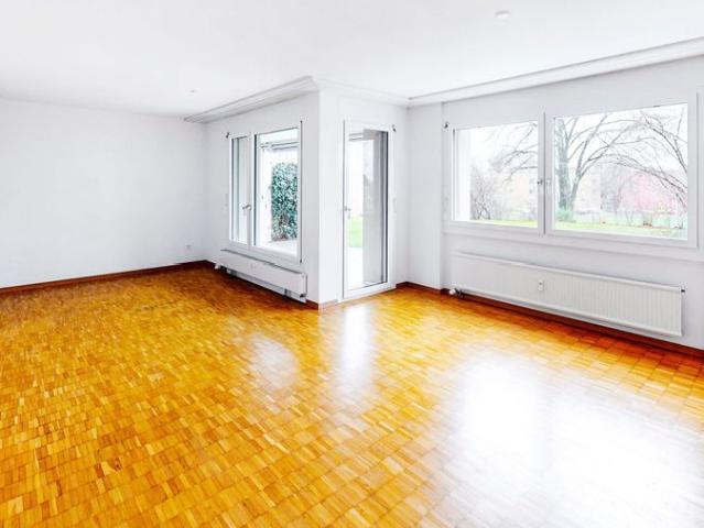 Well maintained property in a quiet and sunny location!