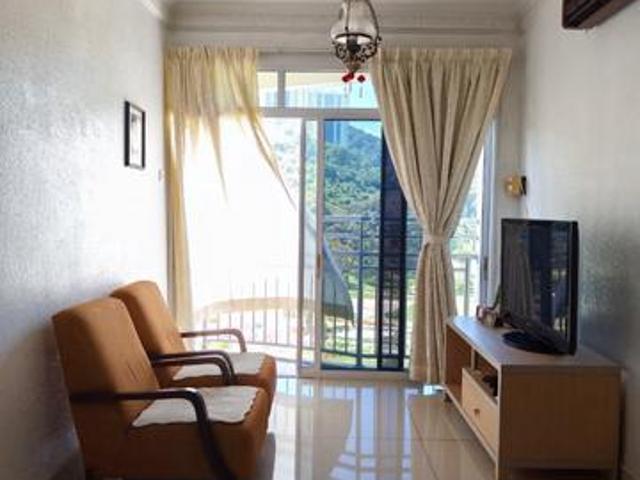Well Maintained Renovated Marina Tower Apartment Freehold