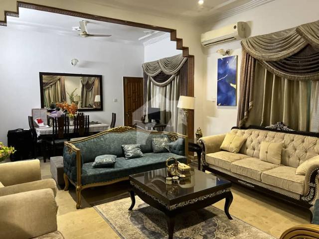 Well maintained west open 400 square yards double storey house available for sale