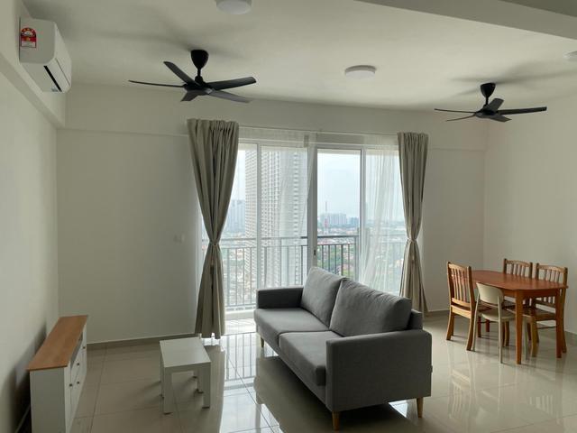 Well Maintained Unit Fully Furnished 2 Car Parks