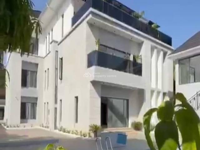 Well Designed And Masterfully Crafted 7 Bedrooms Mansion
