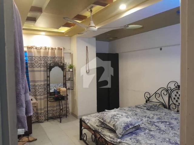 Well Furnished 3 Bed DD 5 Rooms West Open Leased Corner Apartment On 1450 Sq Fts On 1st Floor In GREY NOOR TOWERS Scheme 33. Bank Loan Applicable