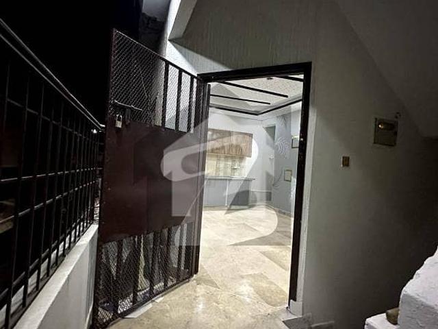 Well Furnished Flat Near Shamsi Society