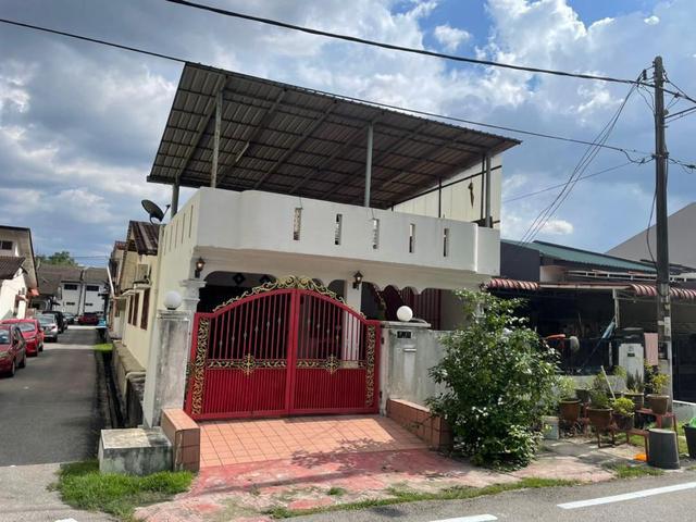Well Kept 15 Storey Landed House at Taman Desa Jaya Kepong For Sales