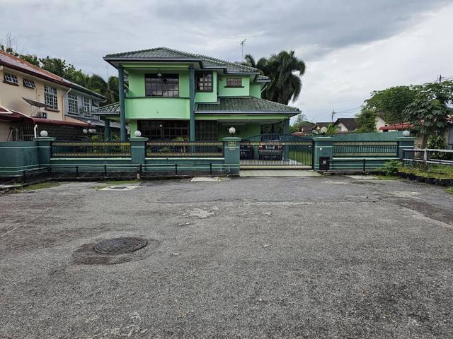 WELL KEPT Double Storey Bungalow At Taman Cemara