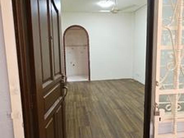 Well Kept Flat Desaria Blok K Taman Medan Petaling Jaya For Sale