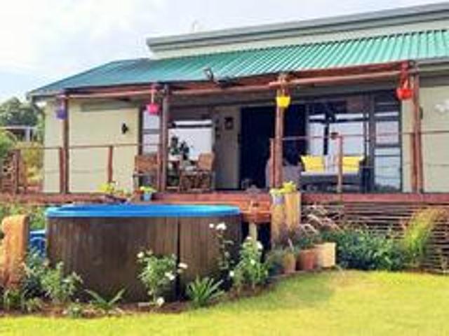 well kept freestanding home with mod.