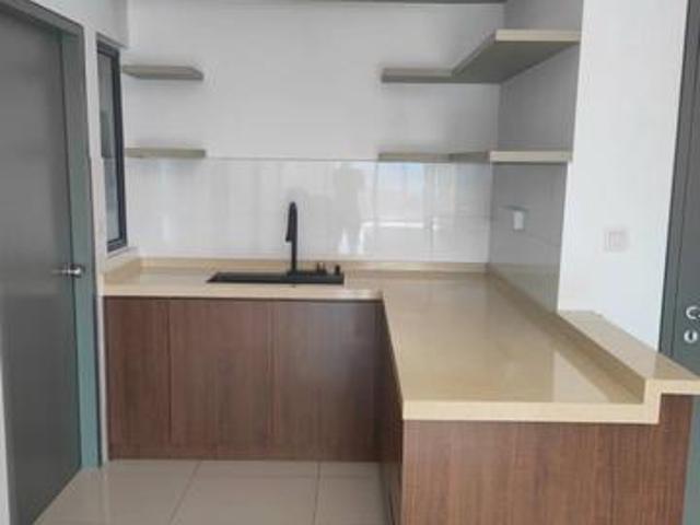 Well Kept Patially Furnished Fridge with 2 Parking Nearby MRT 2