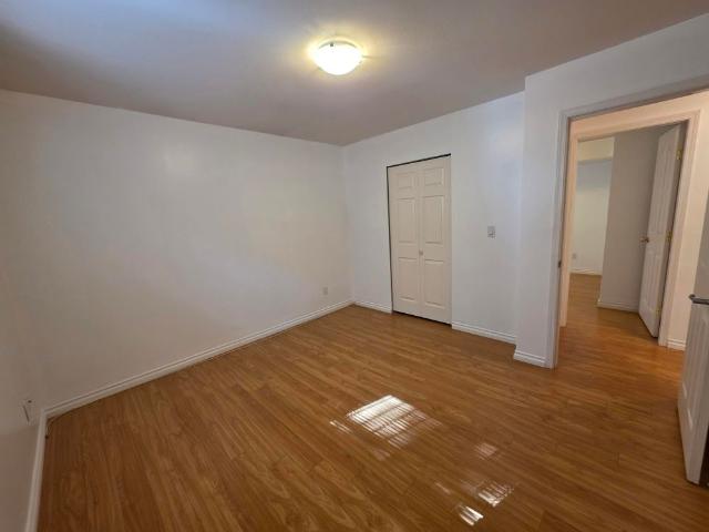 Well Kept Two Bedroom Suite in South Surrey