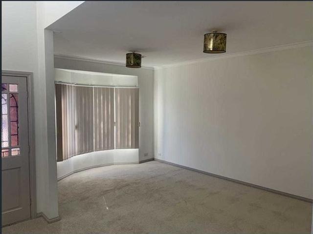 Well positioned 3 bedroom townhouse