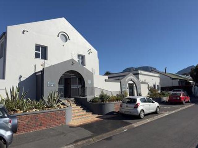 well positioned 161sqm office | in.