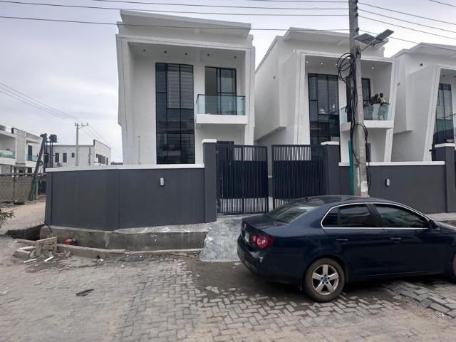 Well positioned 4 bedroom fully detached duplex with bq | list property